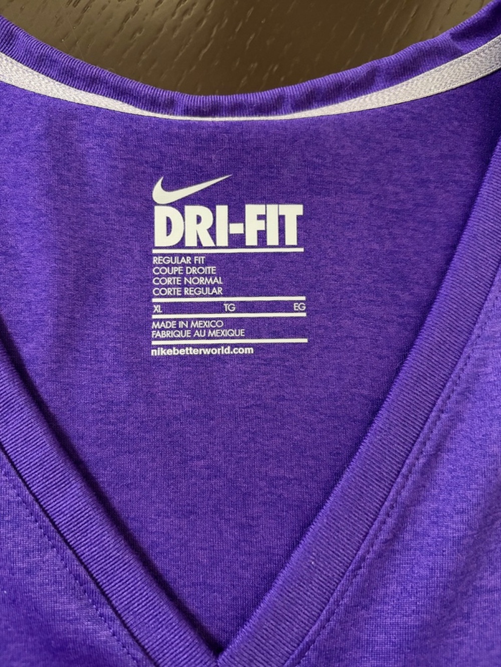 2 Nike Dri-Fit Women's tees, Vnecks, EUC, XL - Picture 4 of 9